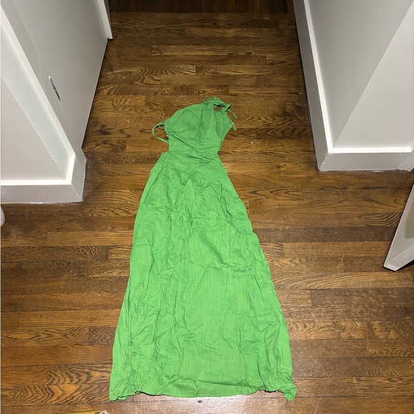 Vibrant Green Maxi Dress - Picture 3 of 4